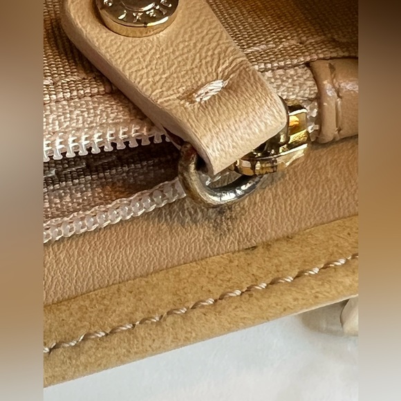 Jimmy Choo Beige Patent Leather Purse w/Authenticity Card - Picture 15 of 16